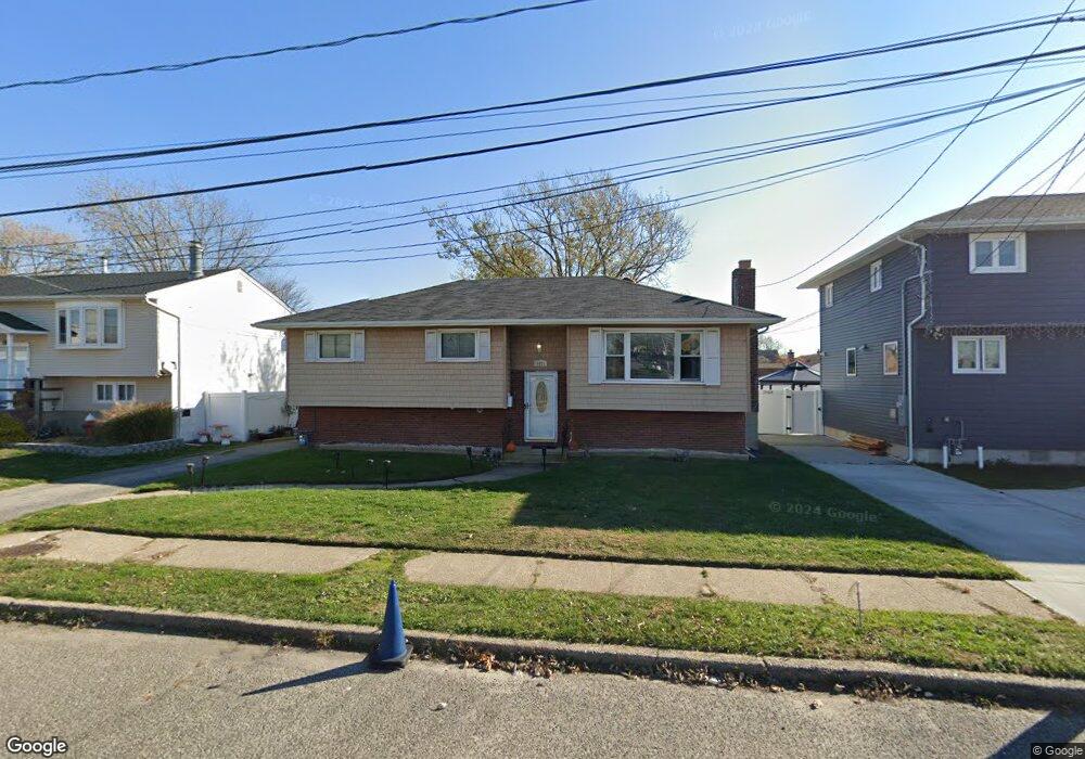 4071 Broadway, Island Park, NY 11558 - photo 1