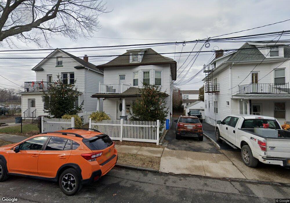 213 Jessamine Ave, Yonkers, NY 10701 - photo 1