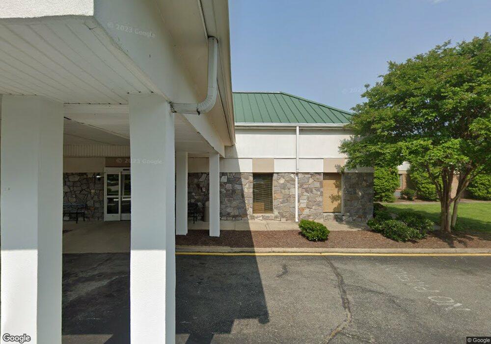 906 Thompson St, Ashland, VA 23005 - photo 1