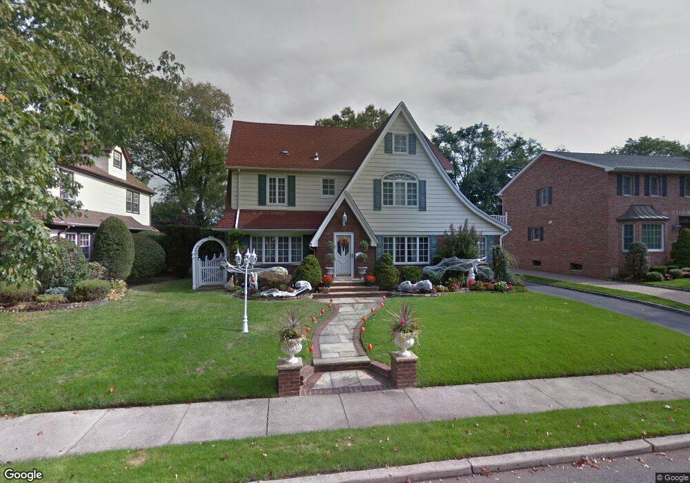 7 Brompton Rd, Garden City, NY 11530 - photo 1