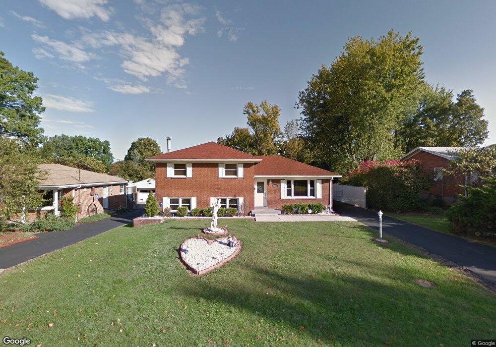 6215 Apex Dr, Louisville, KY 40219 - photo 1