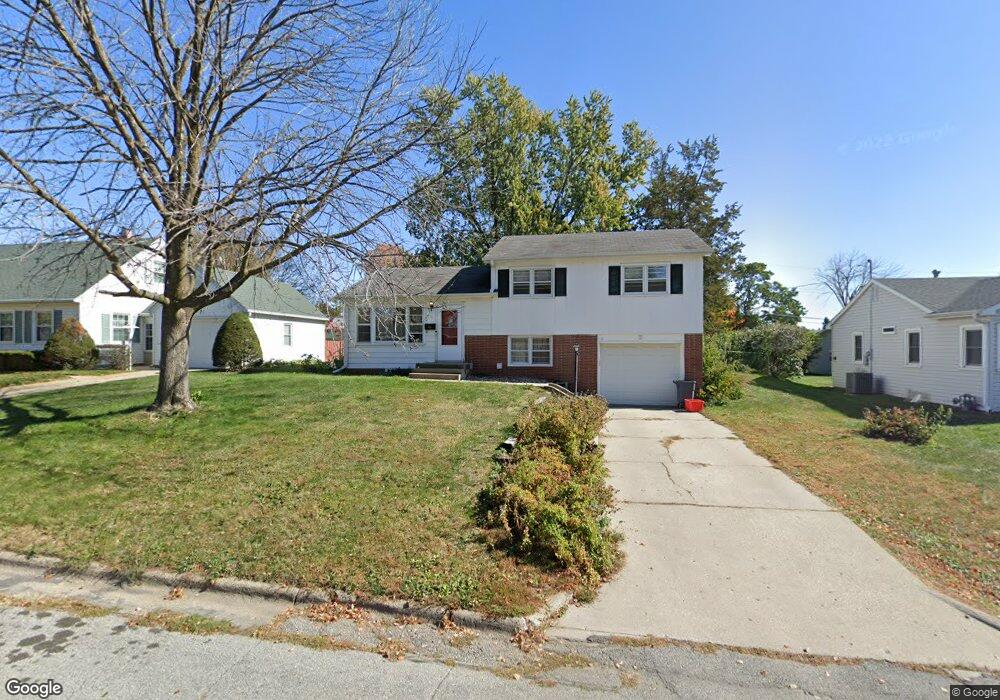 208 E 17th Street Place N, Newton, IA 50208 - photo 1