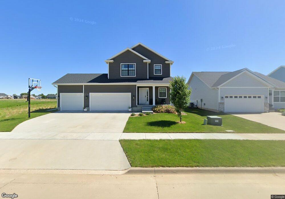 608 Ashton Dr NE, Mount Vernon, IA 52314 - photo 1