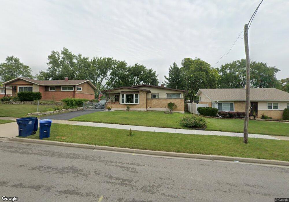 2000 Edgewood Rd unit 1, Waukegan, IL 60087 - photo 1