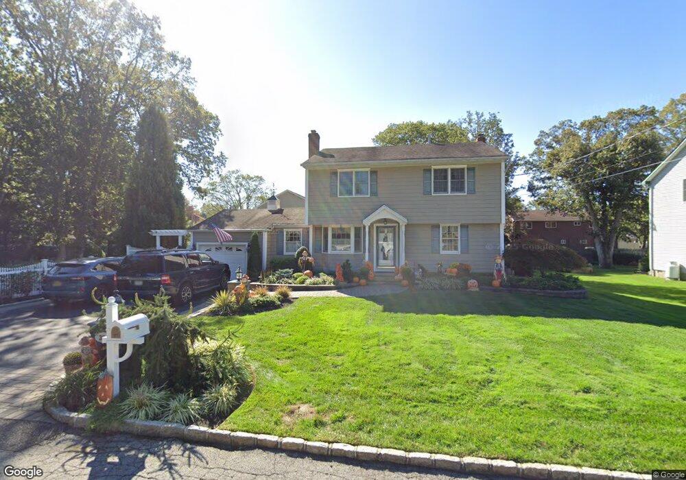 324 Frederick St, Dix Hills, NY 11746 - photo 1