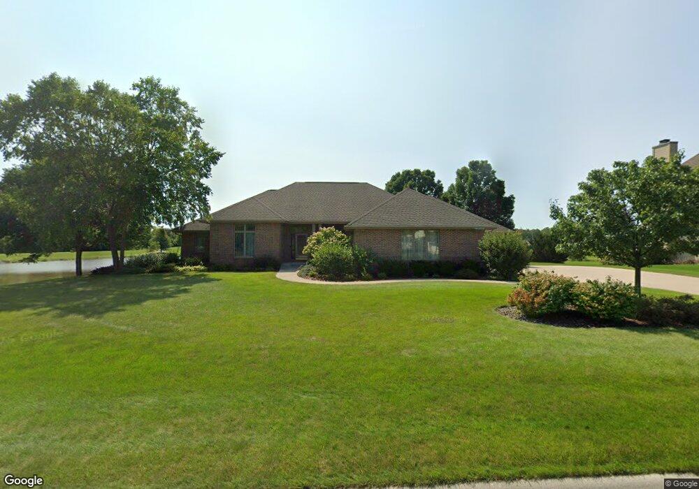 N70W14451 Terrace Dr, Menomonee Falls, WI 53051 - photo 1