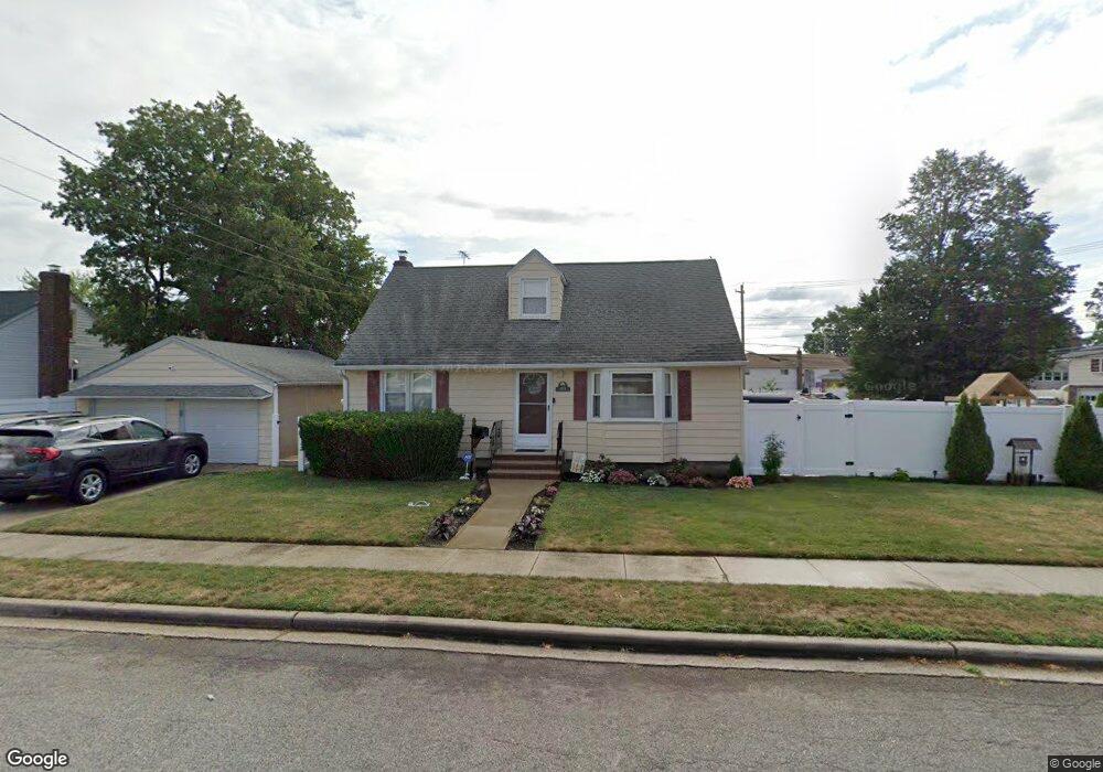 189 Kruze St, Franklin Square, NY 11010 - photo 1