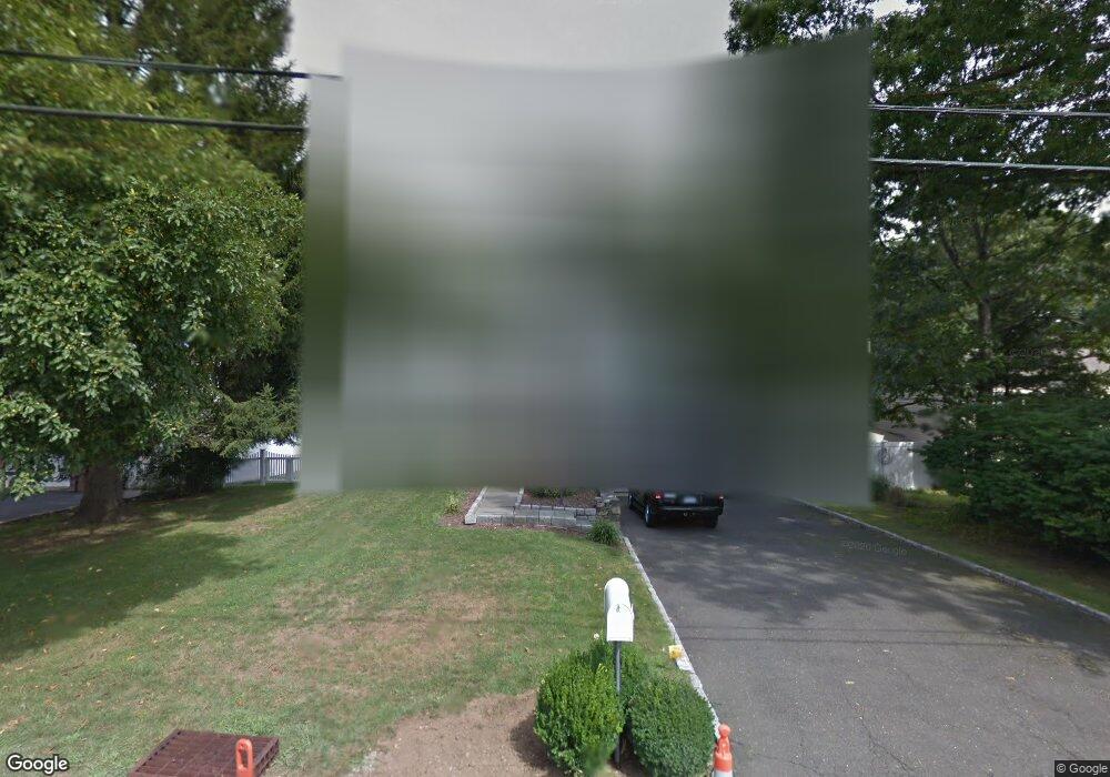 89 Buckingham Dr, Stamford, CT 06902 - photo 1