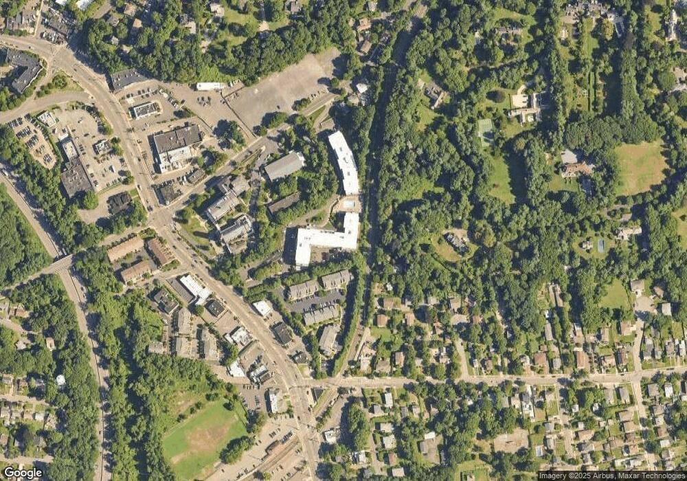 32 Pearsall Ave unit 2B, Glen Cove, NY 11542 - photo 1