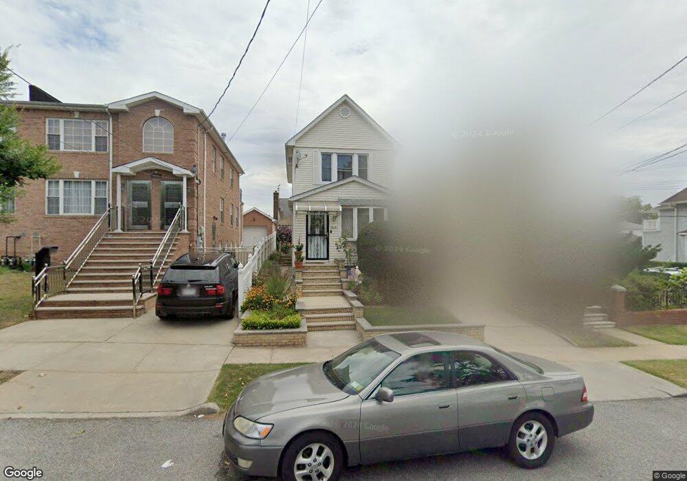 6137 136th St, Flushing, NY 11367 - photo 1