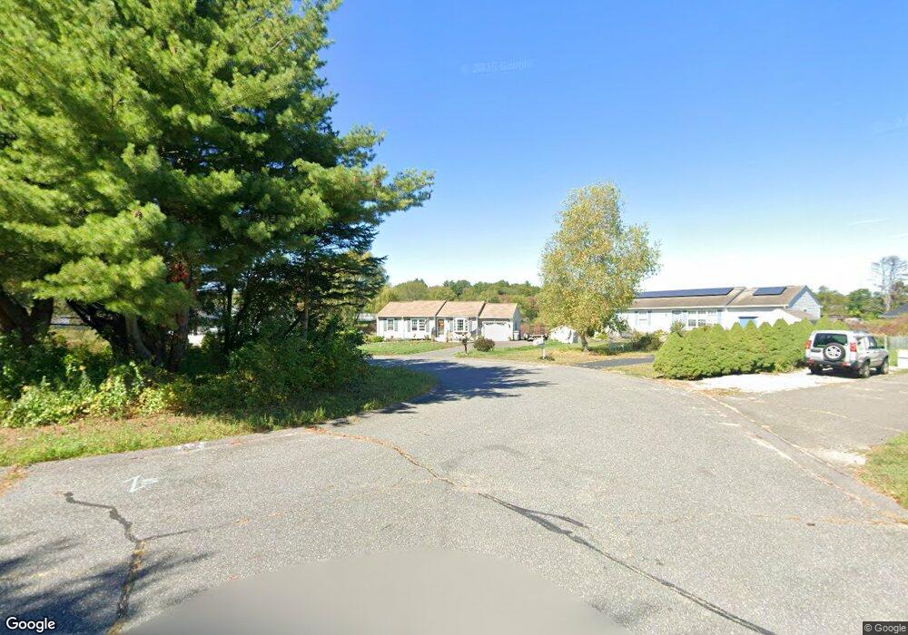 10 Maxine Cir, Easthampton, MA 01027 - photo 1