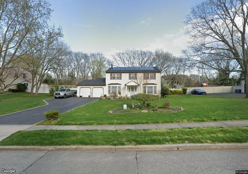 81 Wicks Path, ComMacK, NY 11725 - photo 1