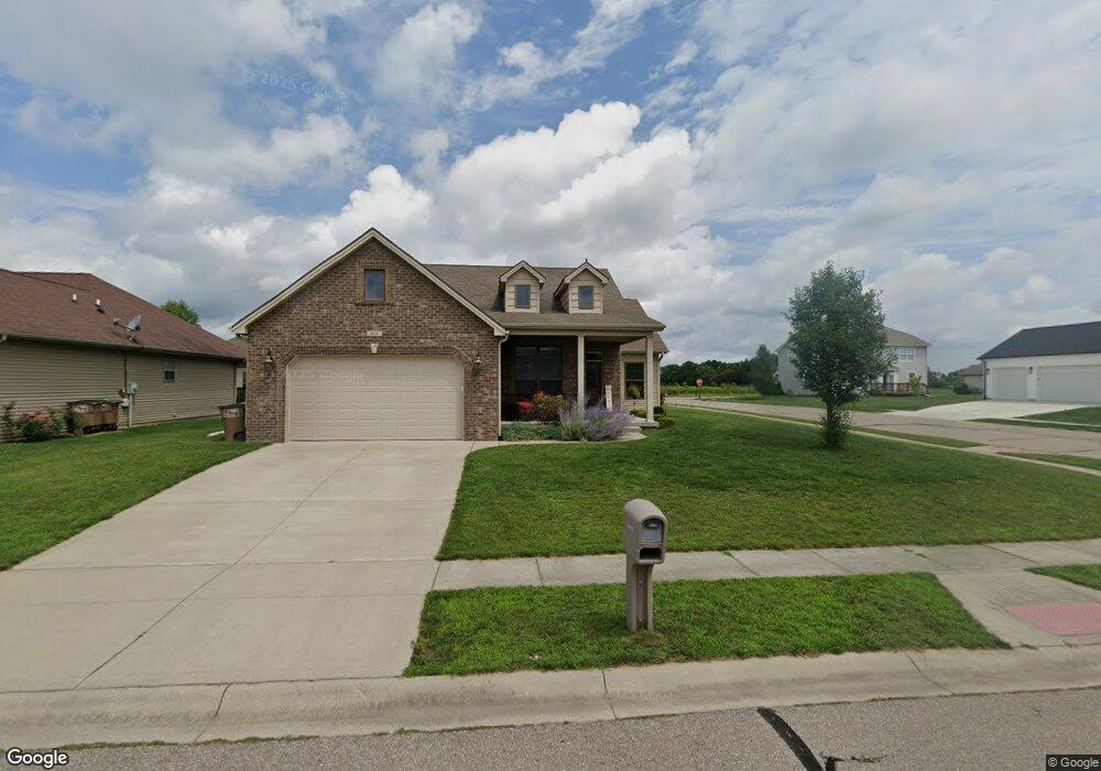 2596 Daffodil Ct W, Columbus, IN 47201 - photo 1