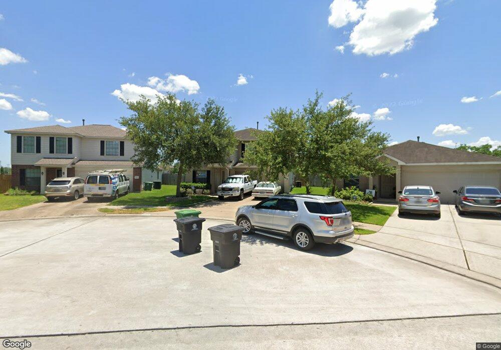 8818 Kaeling Meadow Ct, Houston, TX 77075 - photo 1