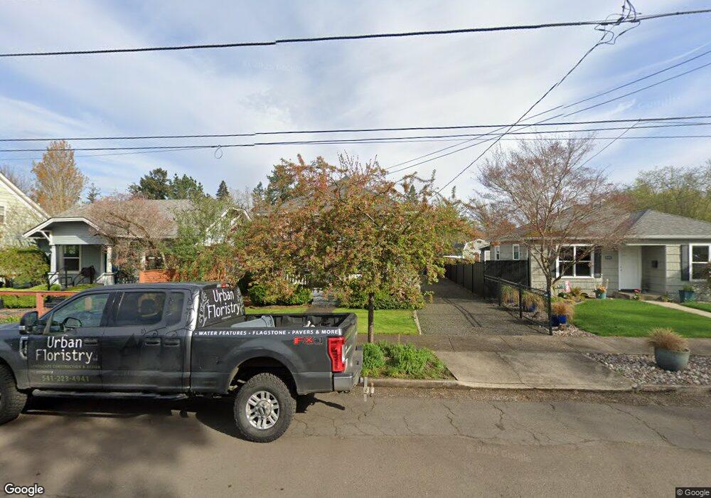 1093 8th Ave SW, Albany, OR 97321 - photo 1
