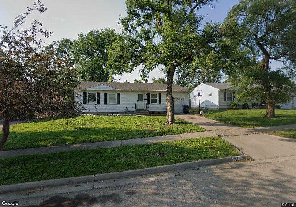 1016 SE 36th St, Topeka, KS 66605 - photo 1