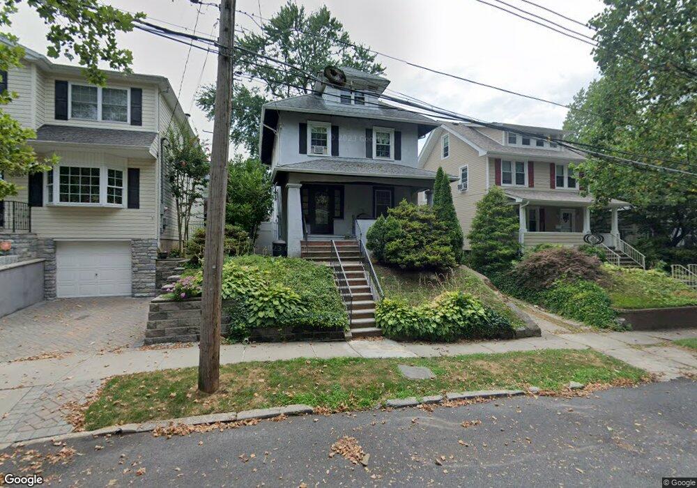 220 Kingsley Ave, Staten Island, NY 10314 - photo 1