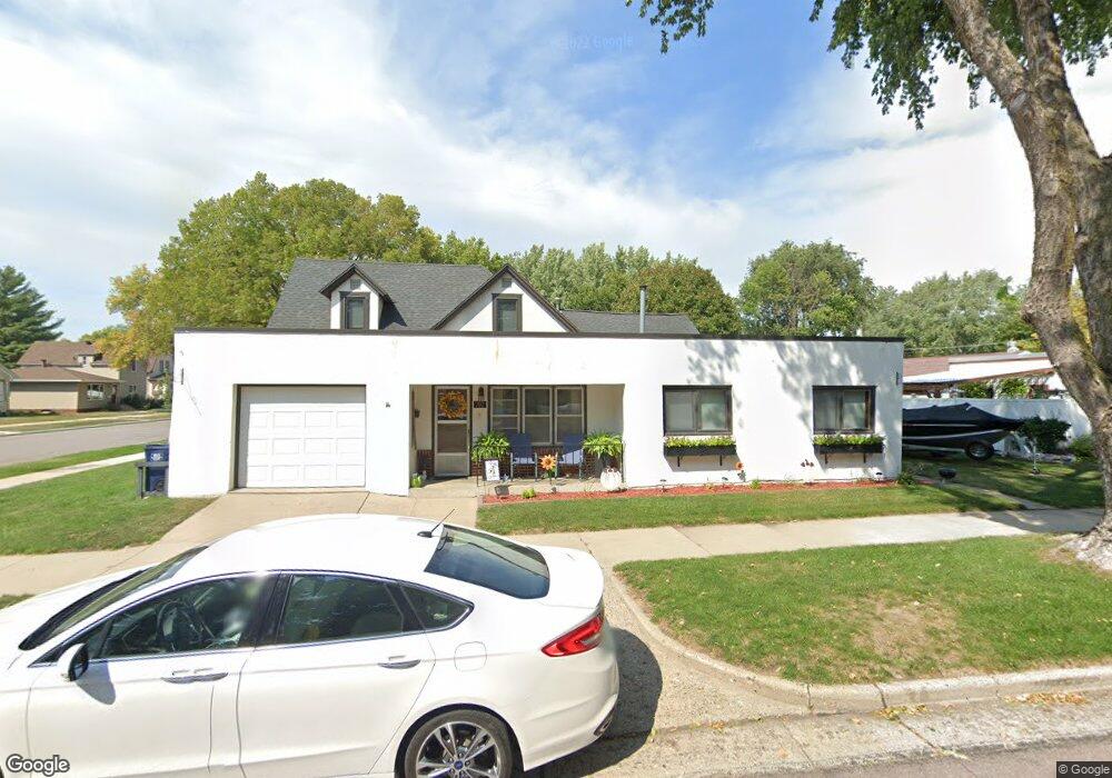 704 N Jefferson St, New Ulm, MN 56073 - photo 1