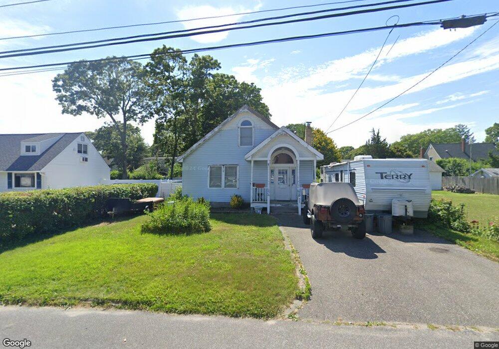 488 2nd Ave, Bayport, NY 11705 - photo 1