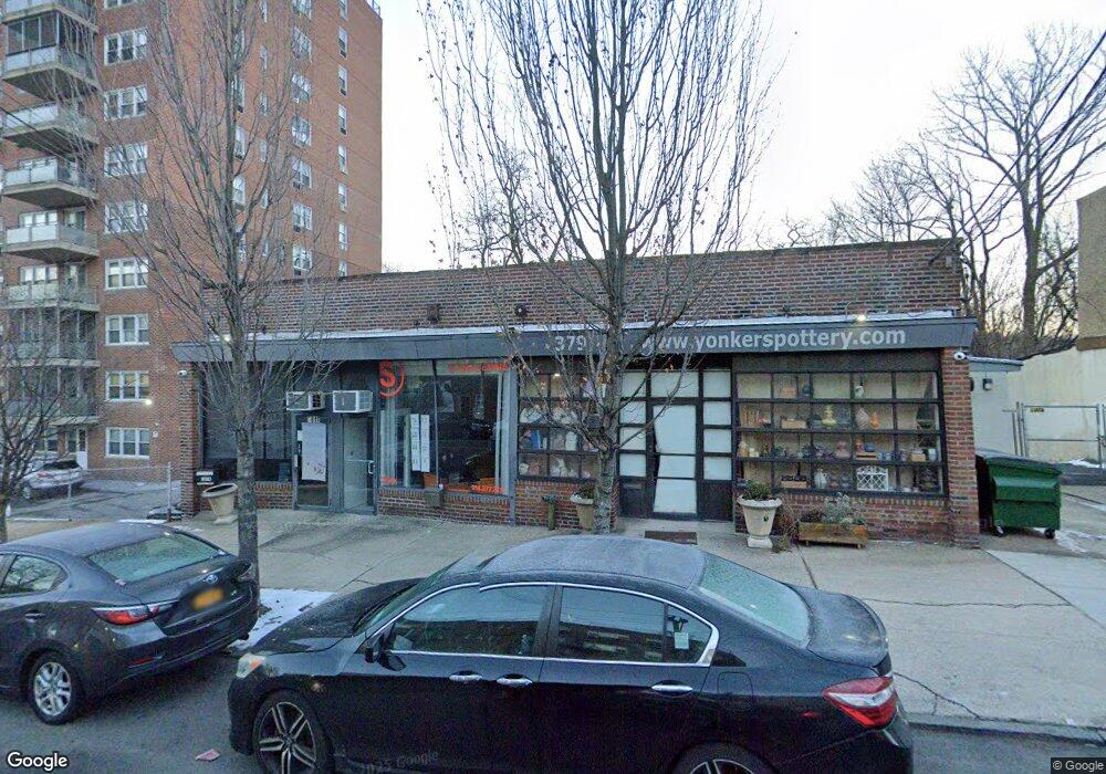 379 Mclean Ave unit 1C, Yonkers, NY 10705 - photo 1