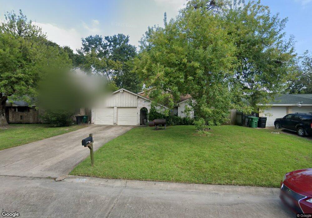 8818 Creeping Vine Ln, Houston, TX 77088 - photo 1