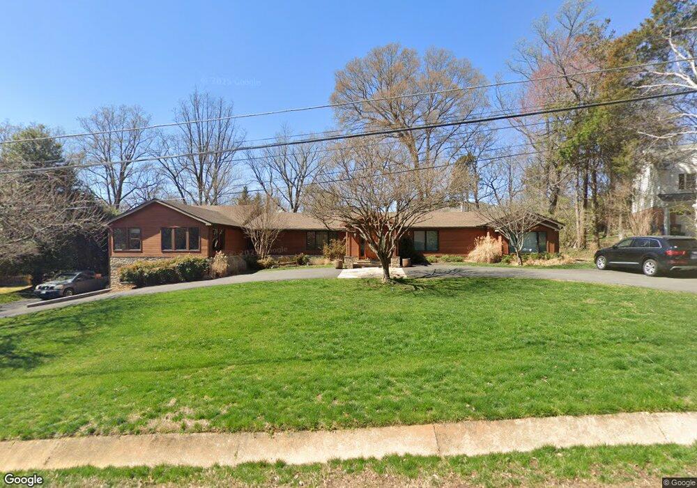 1324 Pine Tree Rd, McLean, VA 22101 - photo 1