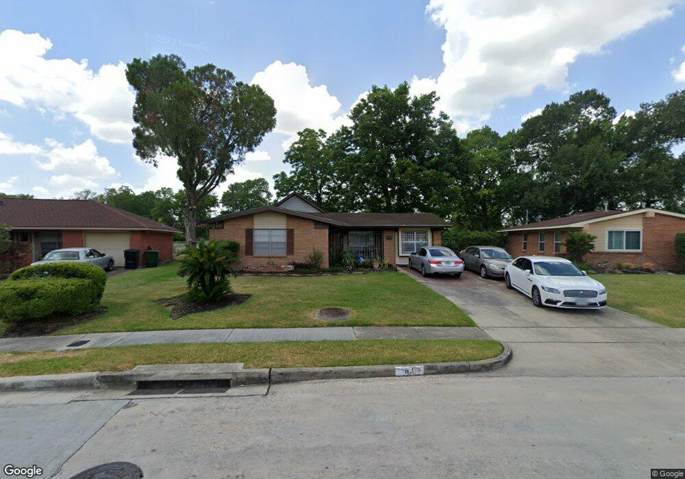 618 Nest Ln, Houston, TX 77022 - photo 1