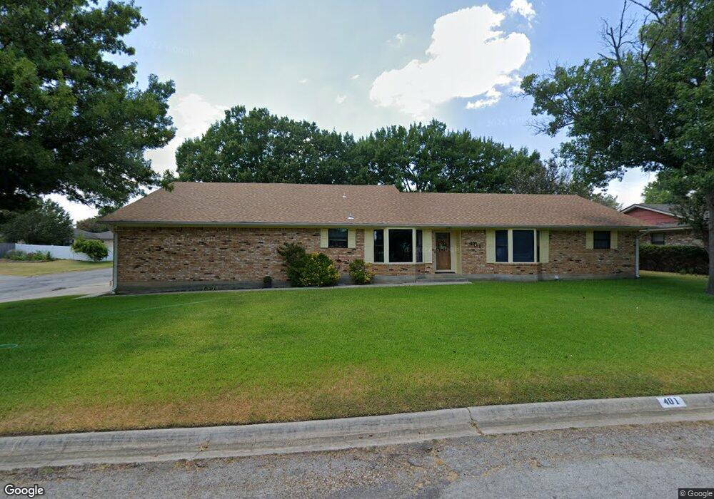 401 Holly Ln, Gainesville, TX 76240 - photo 1