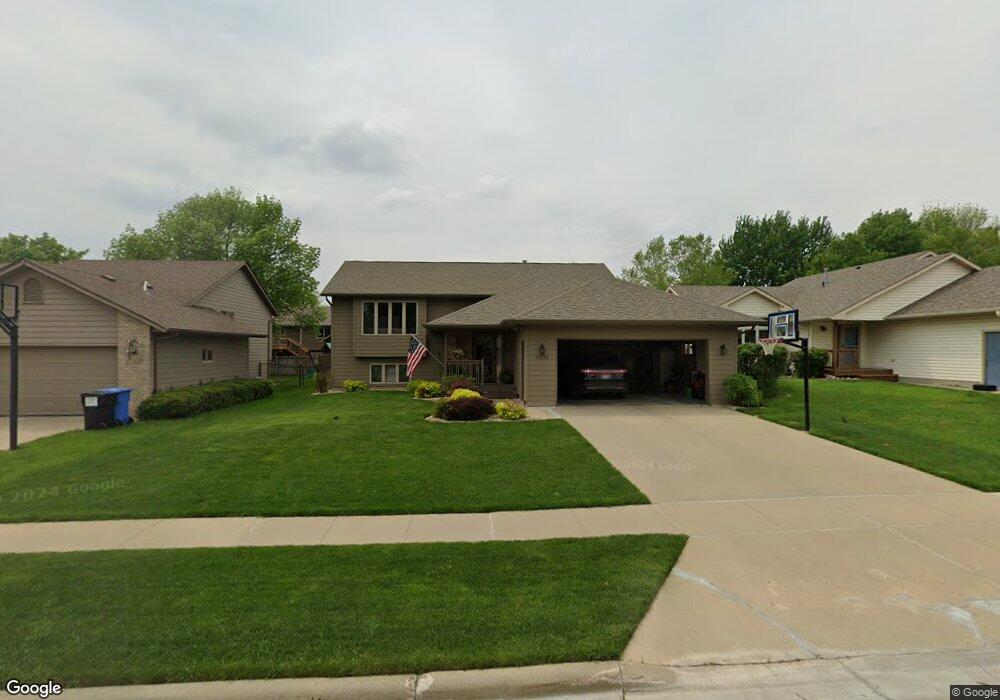 5209 E Blueridge Dr, Sioux Falls, SD 57110 - photo 1