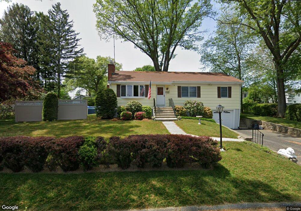 93 Crown St, Trumbull, CT 06611 - photo 1