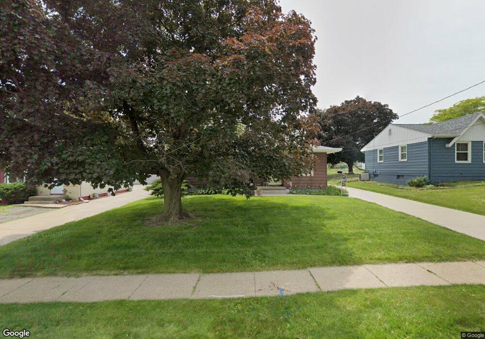 2637 Wedgewood Rd, Des Moines, IA 50317 - photo 1