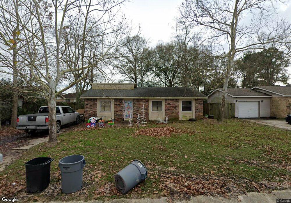 2004 Heather Ln, Slidell, LA 70461 - photo 1