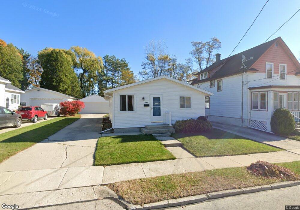 833 N 19th St, Manitowoc, WI 54220 - photo 1