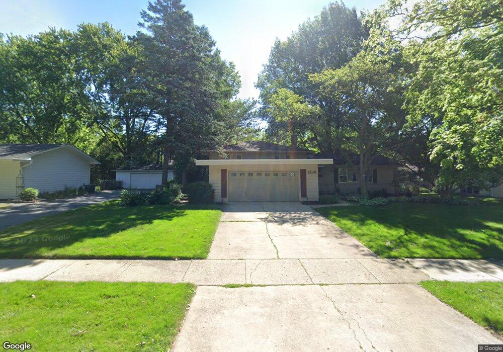 1228 Laurel Ln, Naperville, IL 60540 - photo 1