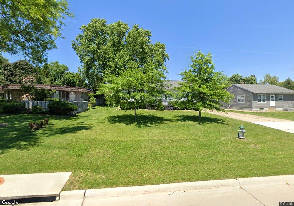 2009 W 4th St, Cedar Falls, IA 50613 - photo 1