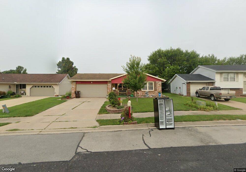 5515 N Ramblewood Ct, Peoria, IL 61615 - photo 1