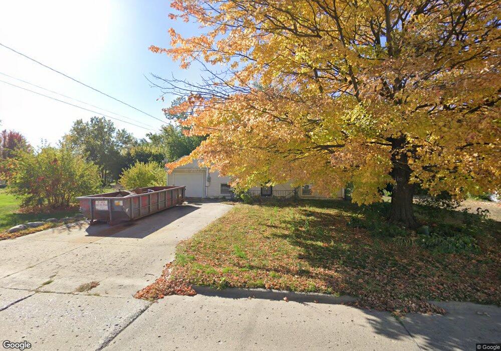 911 E 8th St N, Newton, IA 50208 - photo 1