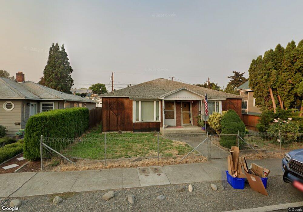 812 W 10th St, the Dalles, OR 97058 - photo 1