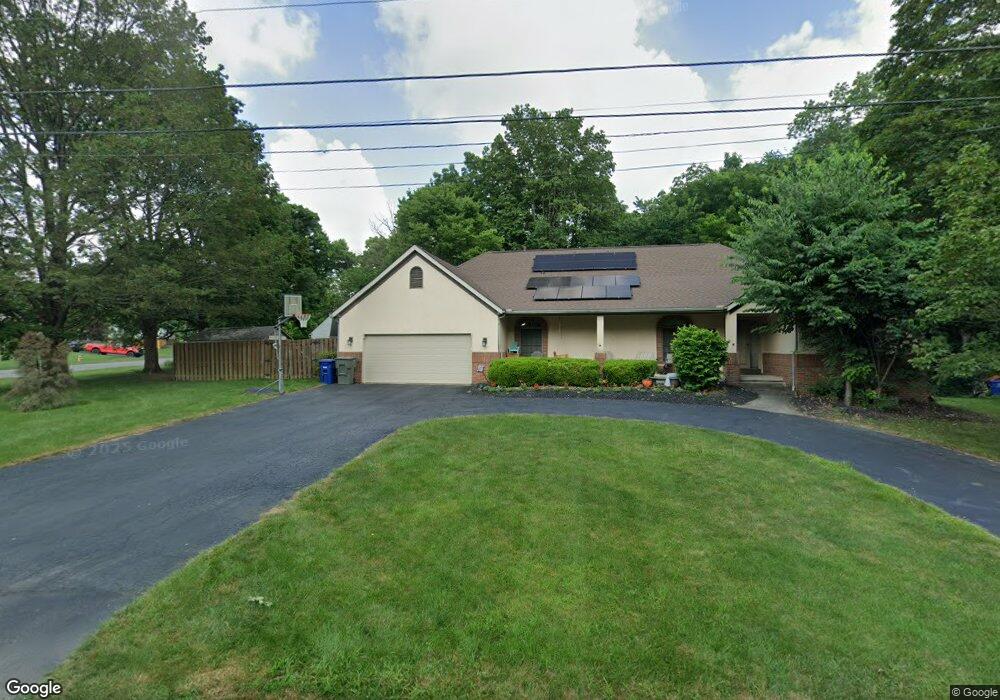 1330 Southport Cir, Columbus, OH 43235 - photo 1