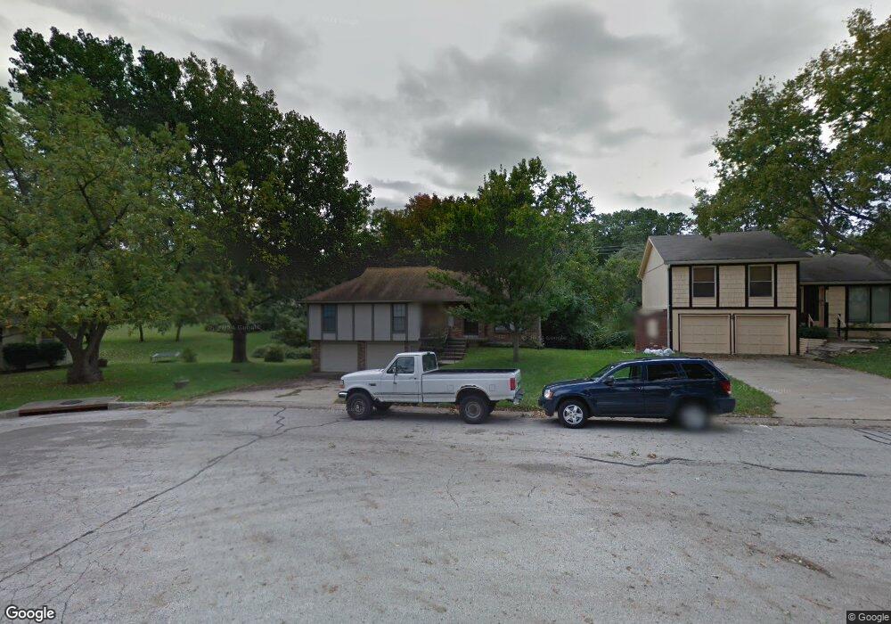 10715 W 71st St, Shawnee, KS 66203 - photo 1