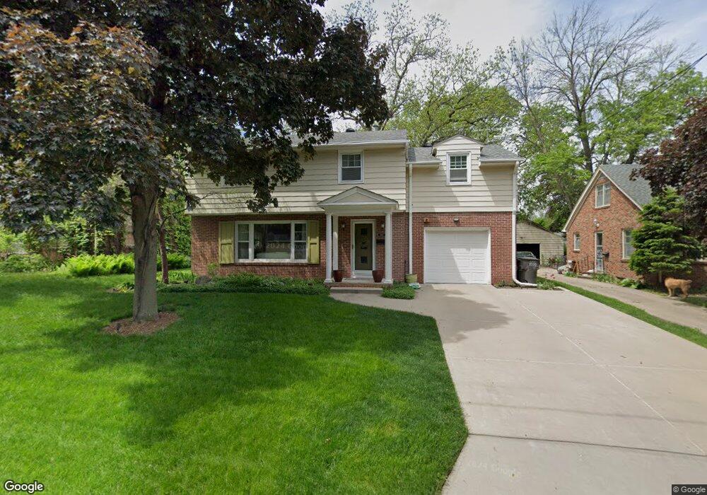 3008 46th St, Des Moines, IA 50310 - photo 1