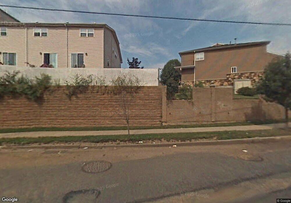 17 Sky Ln, Staten Island, NY 10304 - photo 1