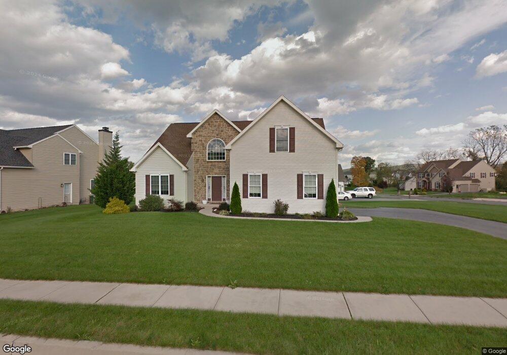 1001 Helm Ln, Reading, PA 19605 - photo 1