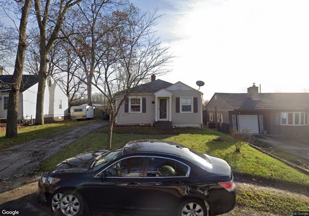 221 E Cowing Dr, Muncie, IN 47303 - photo 1