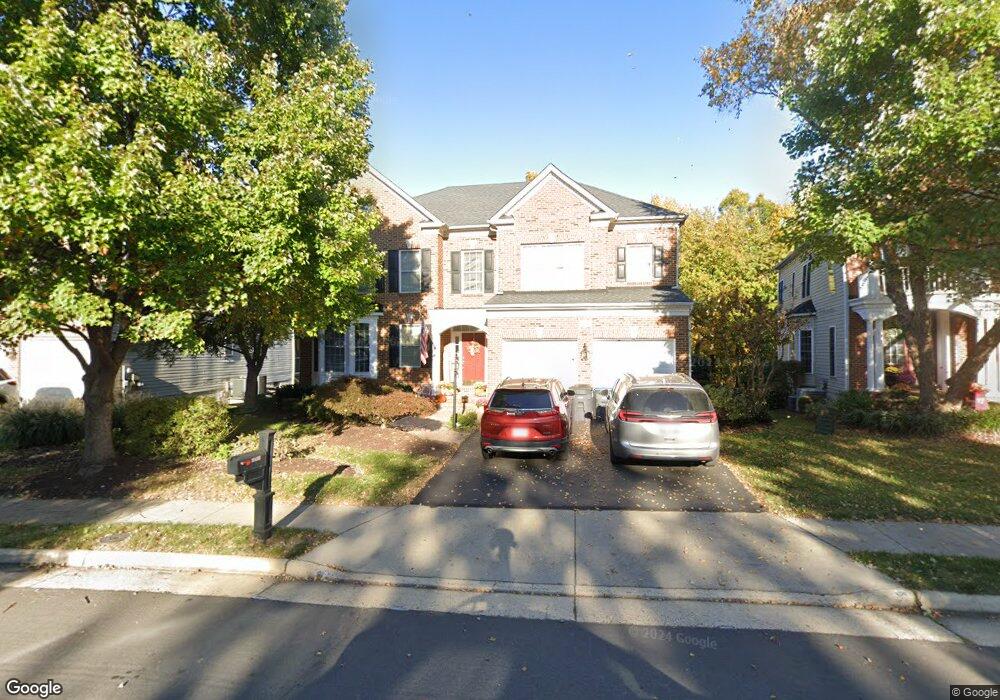 25698 South Village Dr, Chantilly, VA 20152 - photo 1