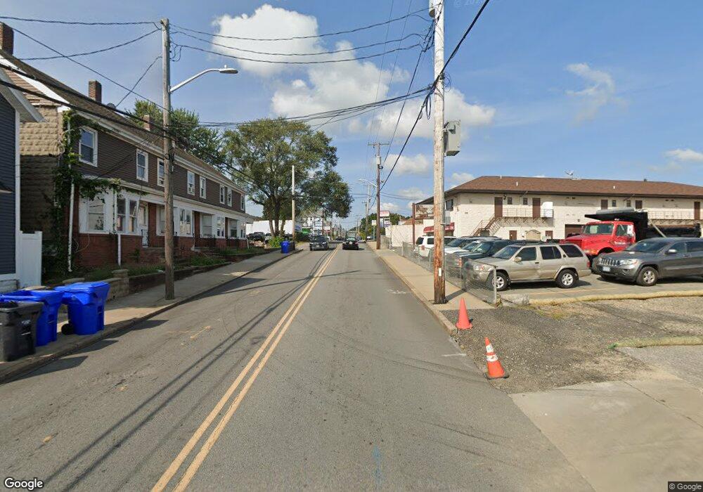 580 Weeden St, Pawtucket, RI 02860 - photo 1