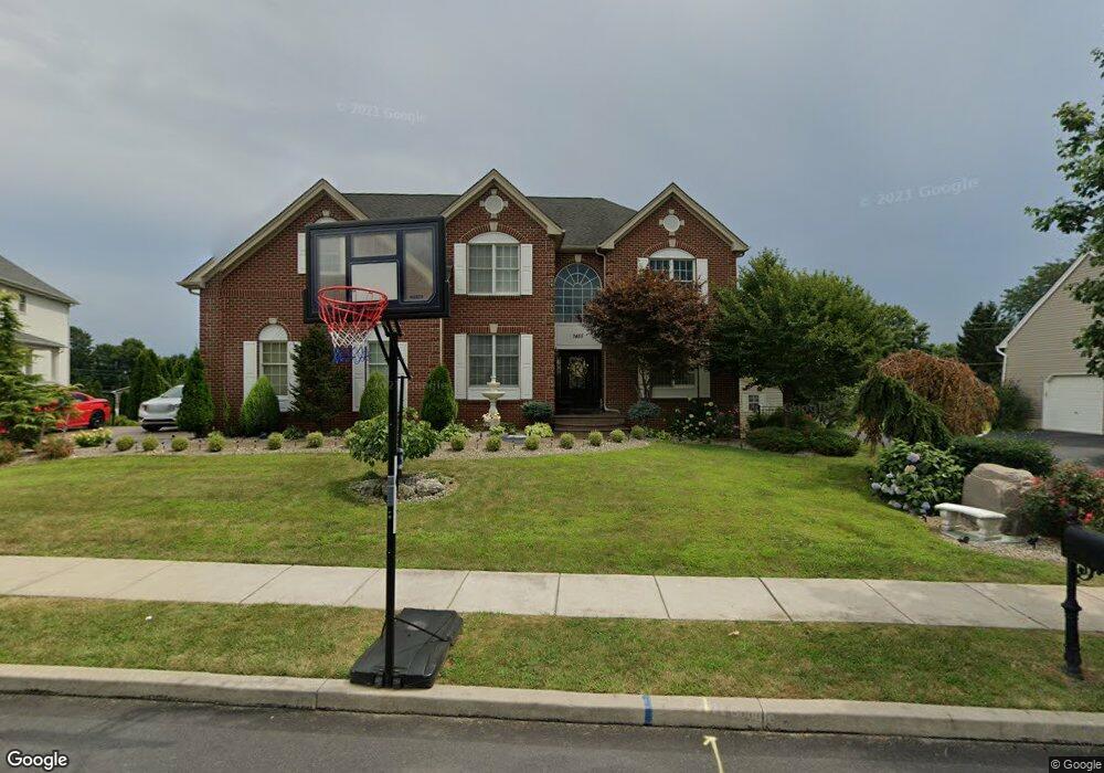 7455 Woodstone Cir, Macungie, PA 18062 - photo 1