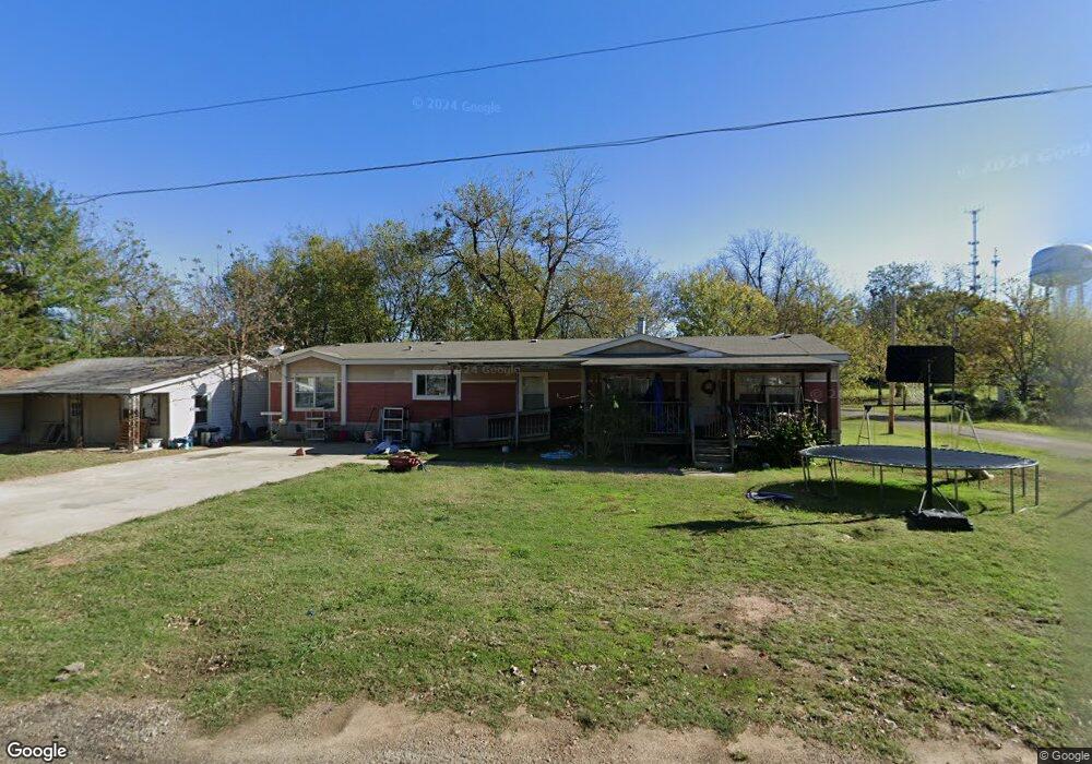1207 S 3rd St, Hugo, OK 74743 - photo 1