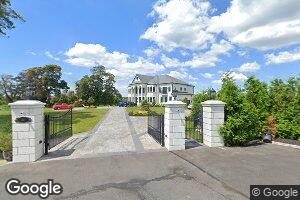 107 Bannister Ln, Lawrence, NY 11559