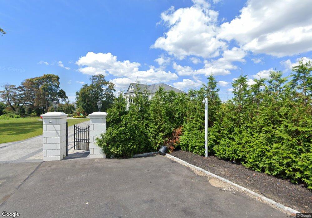 107 Bannister Ln, Lawrence, NY 11559 - photo 1